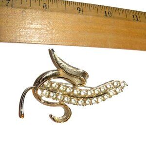 Vintage Sarah‎ Coventry Gold Tone Rhinestone Wheat Leaf Pin Brooch